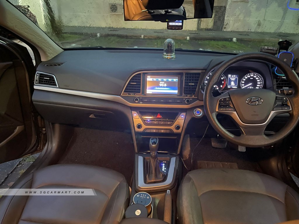 Hyundai Elantra 1.6A GLS S