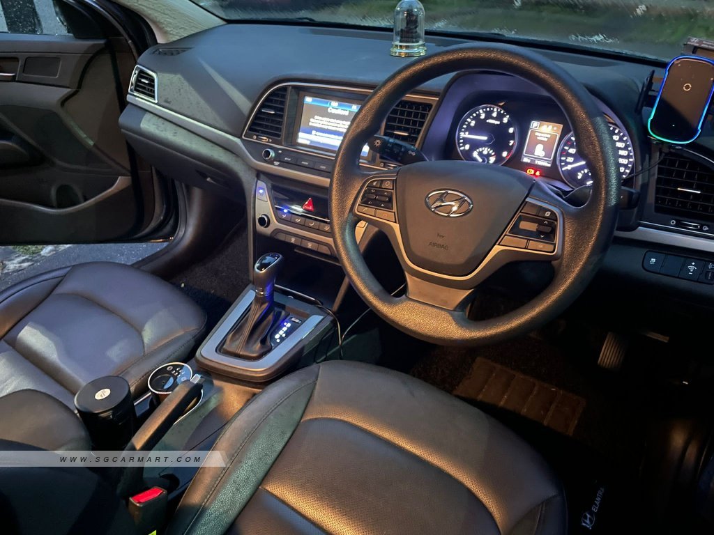 Hyundai Elantra 1.6A GLS S