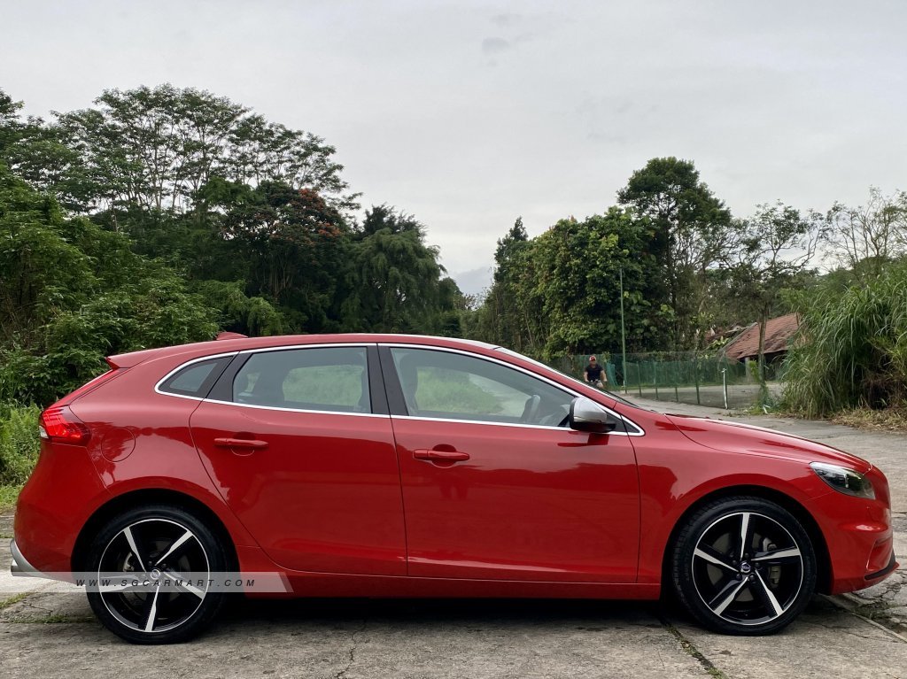 Used 2016 Volvo V40 T2 R-Design Sunroof for Sale | Straits Euro