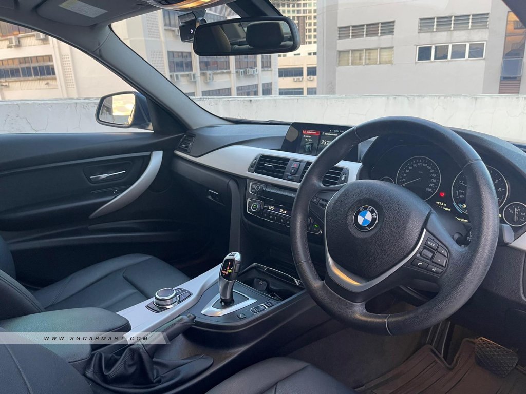 BMW 3 Series 318i