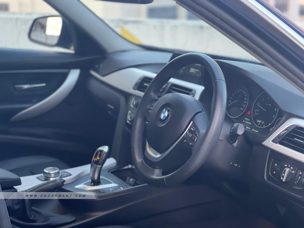 BMW 3 Series 318i