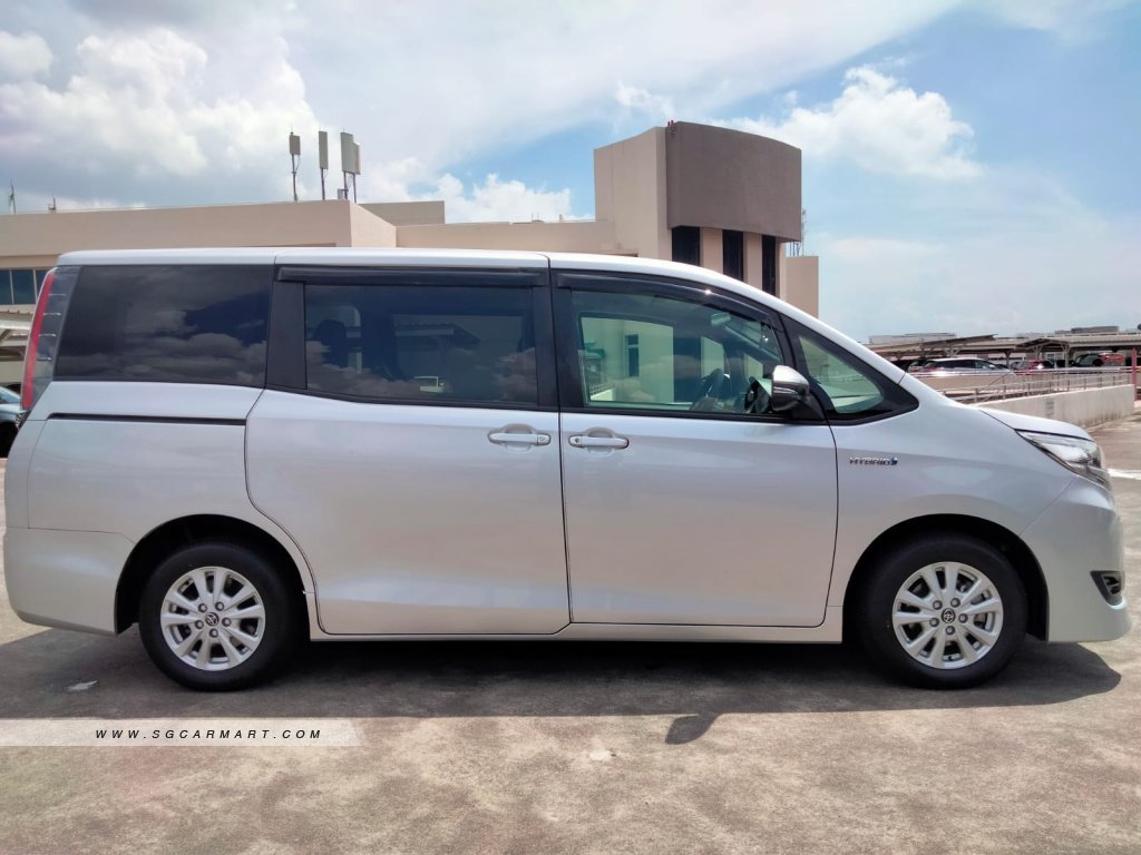 Used 2019 Toyota Noah Hybrid 1.8A X for Sale | Car World ...