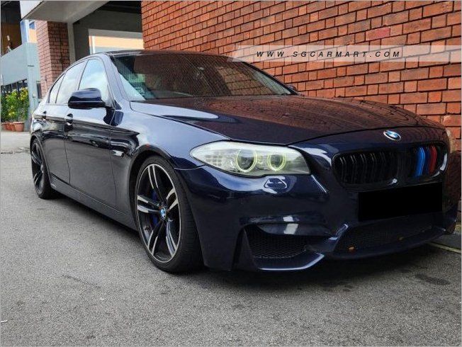 BMW 5 Series 523i Sunroof (COE till 08/2030)