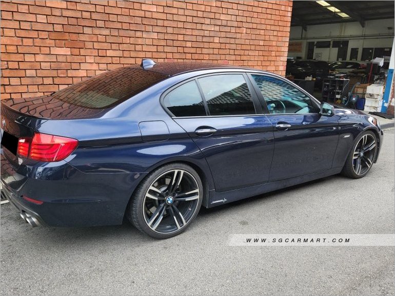 BMW 5 Series 523i Sunroof (COE till 08/2030)