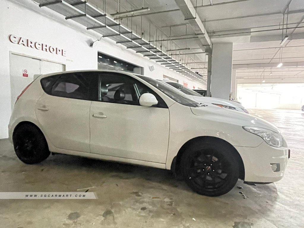 Hyundai i30 1.6A Sunroof (COE till 10/2024)