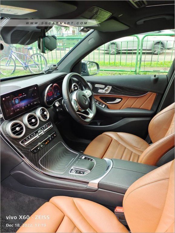 Mercedes-Benz GLC-Class GLC300 Coupe Mild Hybrid AMG Line 4MATIC Premium Plus