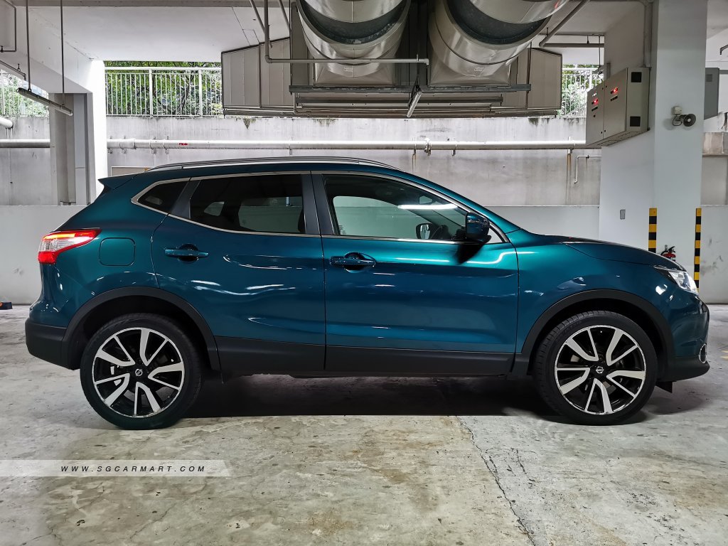 Nissan Qashqai 2.0A Premium Moonroof