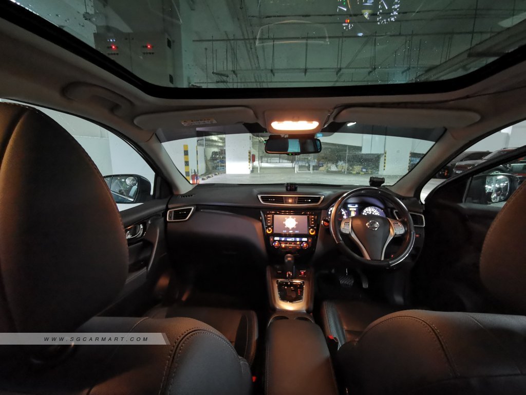 Nissan Qashqai 2.0A Premium Moonroof