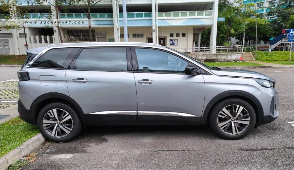 Peugeot 5008 1.2A PureTech EAT8 Allure Premium