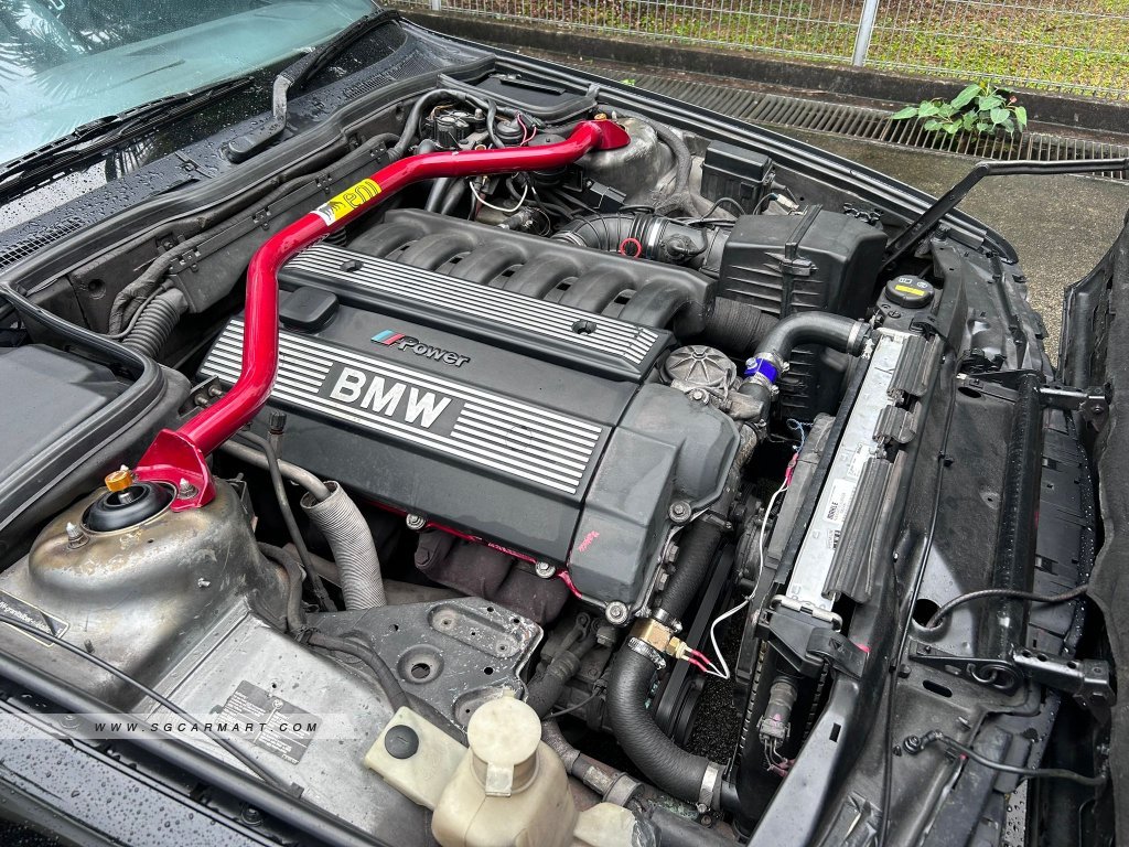 BMW 5 Series 520i (COE till 04/2029)