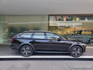 Used 2023 Volvo V90 Cross Country Mild Hybrid B5 2.0A For Sale ...