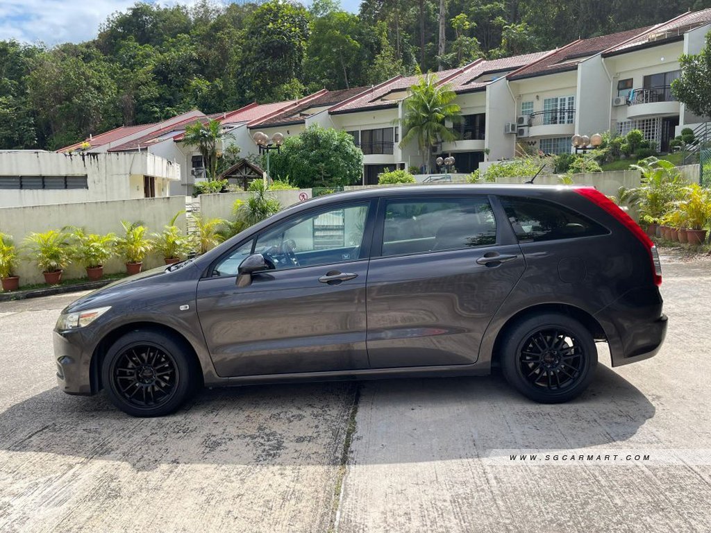 Honda Stream 1.8A (COE till 05/2028)