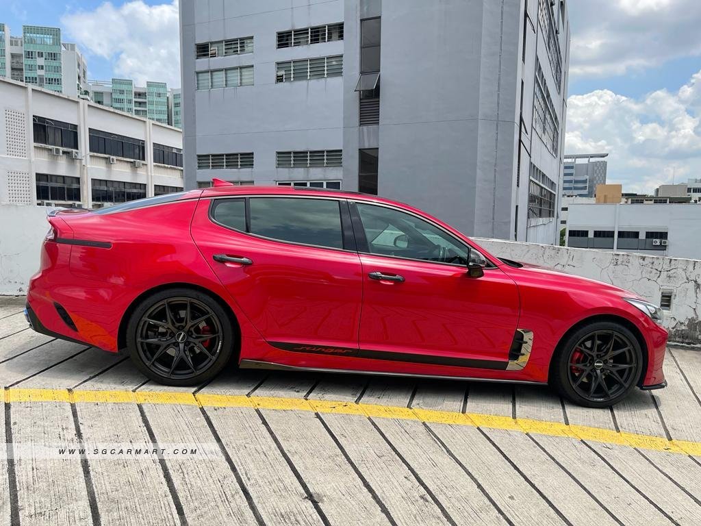 Kia Stinger 2.0A Sunroof