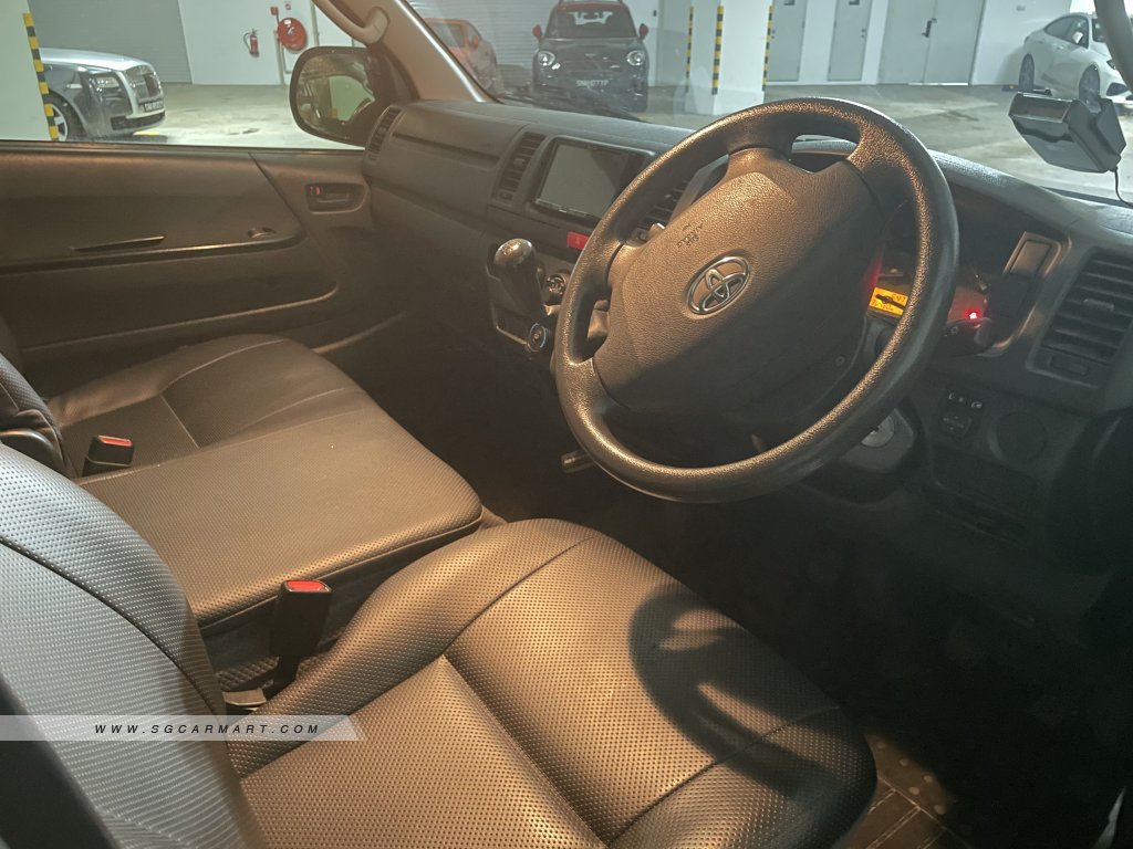 Toyota Hiace 3.0M