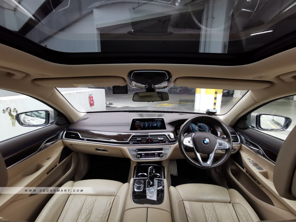 BMW 7 Series 740Li Luxury Sunroof