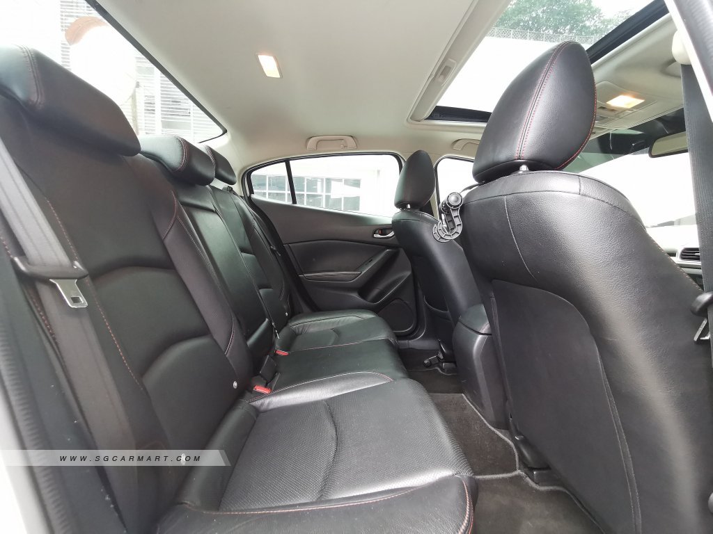 Mazda 3 1.5A Deluxe Sunroof