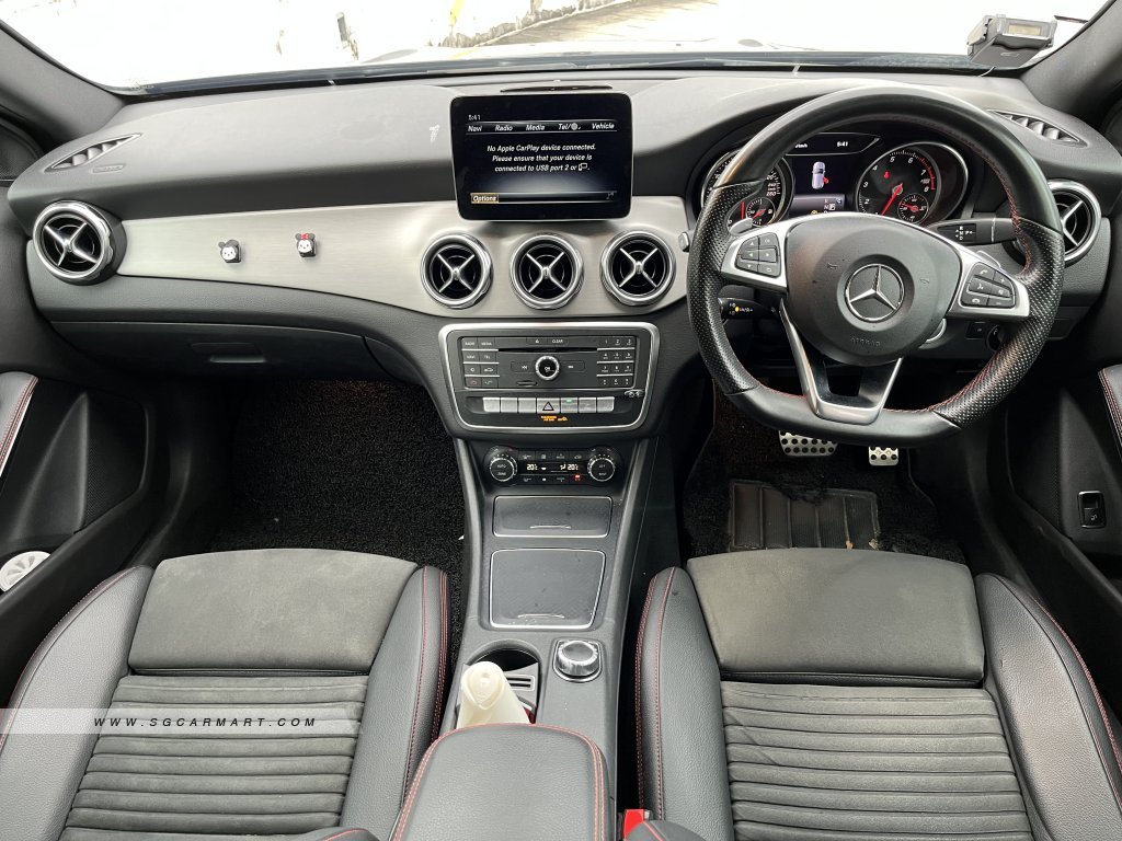 Mercedes-Benz GLA-Class GLA200 AMG Line Sunroof