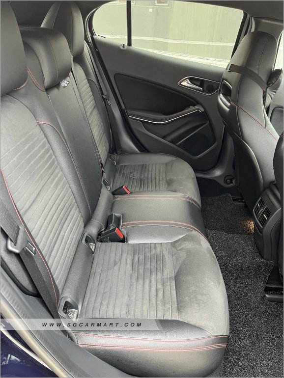 Mercedes-Benz GLA-Class GLA200 AMG Line Sunroof