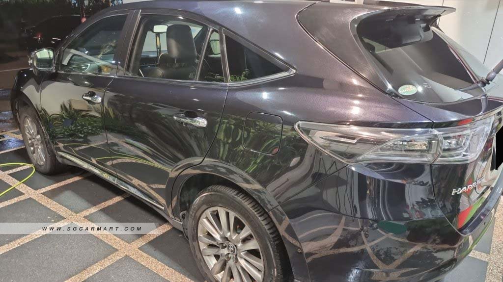 Toyota Harrier 2.0A Premium Panoramic Roof