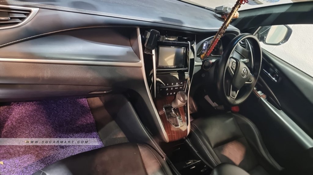 Toyota Harrier 2.0A Premium Panoramic Roof