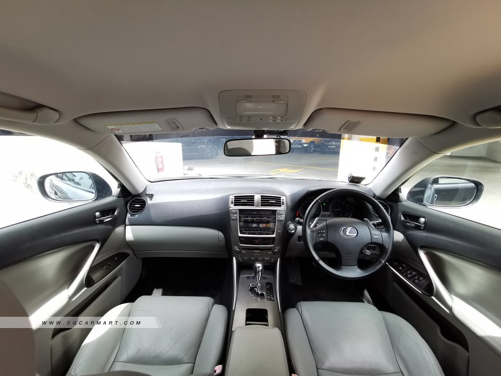 Lexus IS250 (COE till 08/2028)
