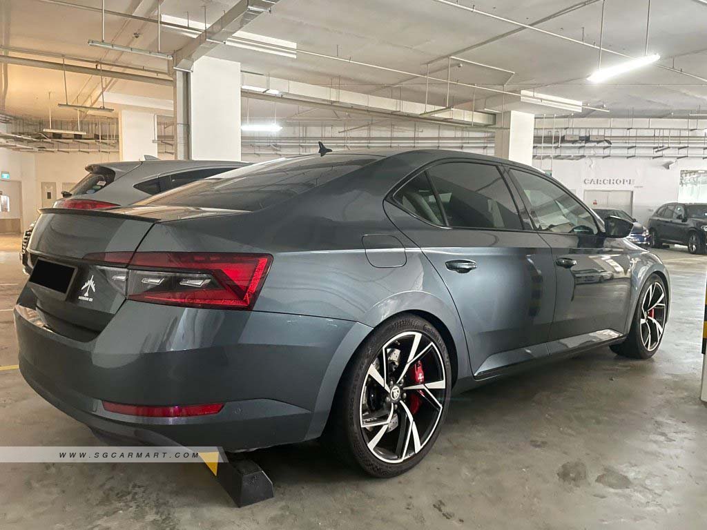 Skoda Superb 2.0A TSI Laurin & Klement