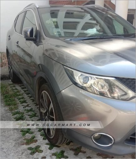 Nissan Qashqai 2.0A Premium Moonroof