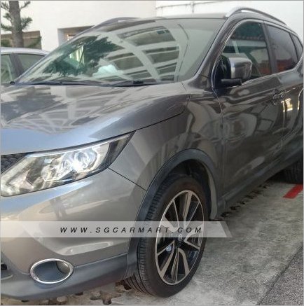 Nissan Qashqai 2.0A Premium Moonroof