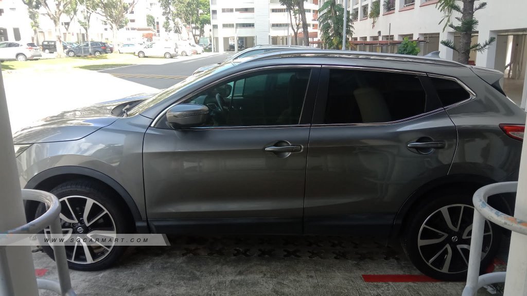Nissan Qashqai 2.0A Premium Moonroof