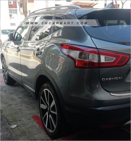 Nissan Qashqai 2.0A Premium Moonroof
