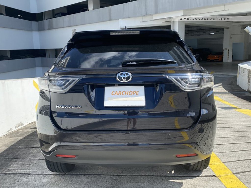 Toyota Harrier 2.0A Elegance Panoramic Roof