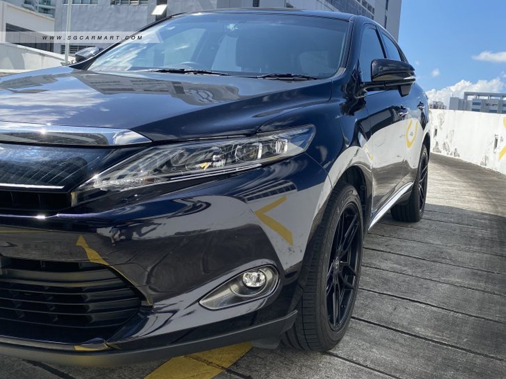 Toyota Harrier 2.0A Elegance Panoramic Roof