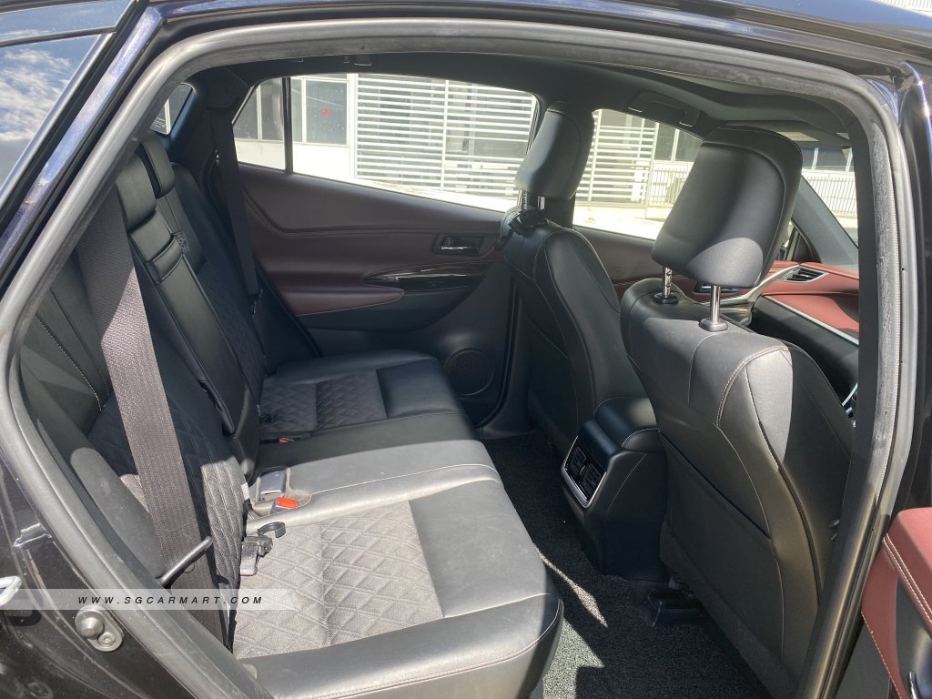 Toyota Harrier 2.0A Elegance Panoramic Roof
