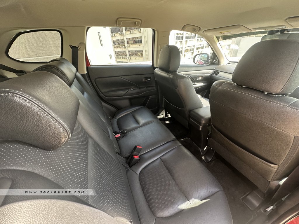 Mitsubishi Outlander 2.4A