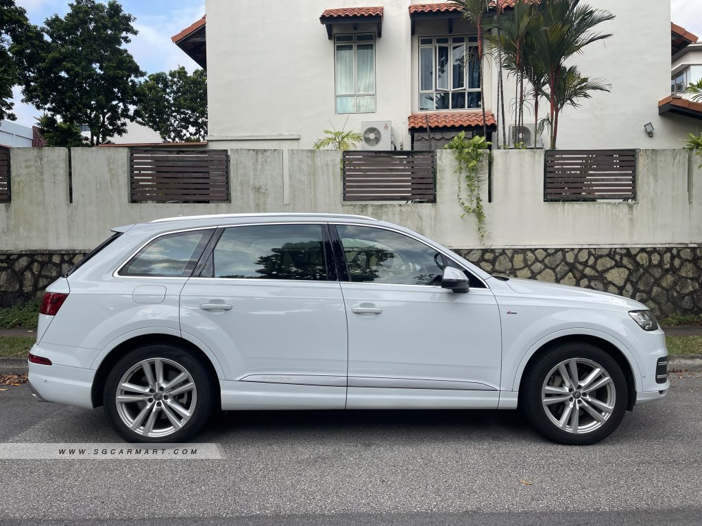 Audi Q7 3.0A TFSI Quattro S-Line 7-Seater (333bhp)