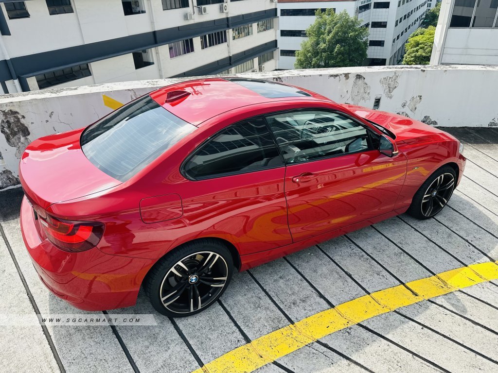 BMW 2 Series 220i Coupe Sunroof