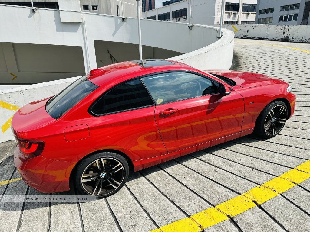 BMW 2 Series 220i Coupe Sunroof