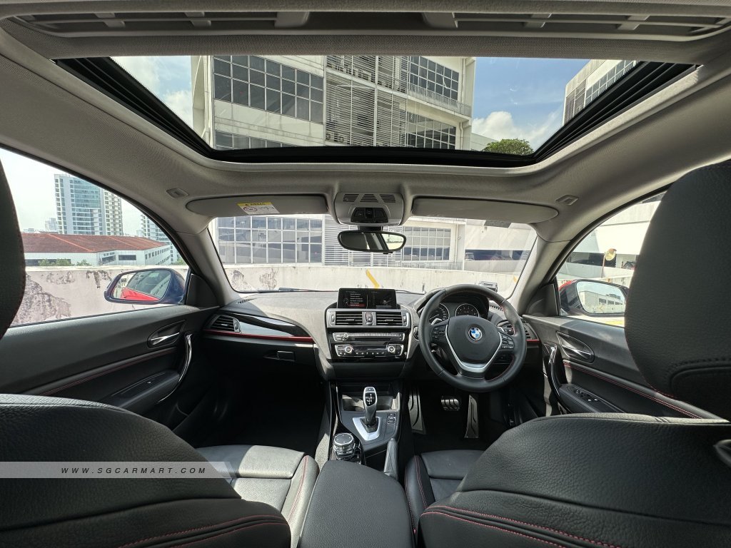 BMW 2 Series 220i Coupe Sunroof