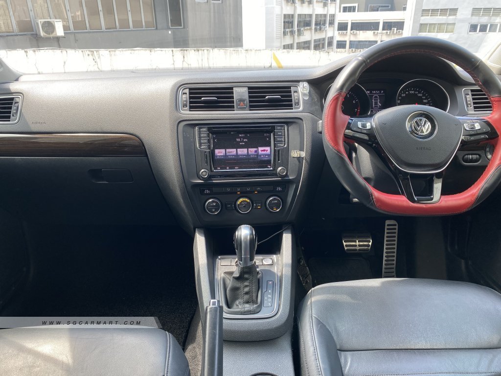 Volkswagen Jetta 1.4A TSI Highline Sunroof