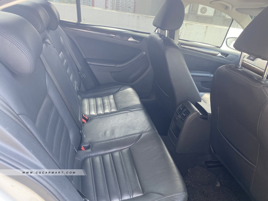 Volkswagen Jetta 1.4A TSI Highline Sunroof