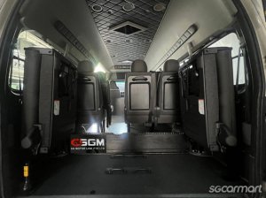 Toyota Hiace Commuter 3.0A High Roof (COE till 09/2028)