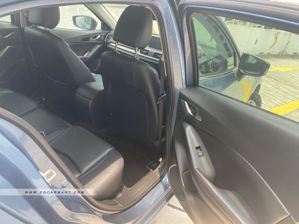 Mazda 3 1.5A Deluxe Sunroof