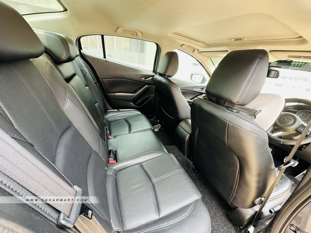 Mazda 3 1.5A Deluxe Sunroof