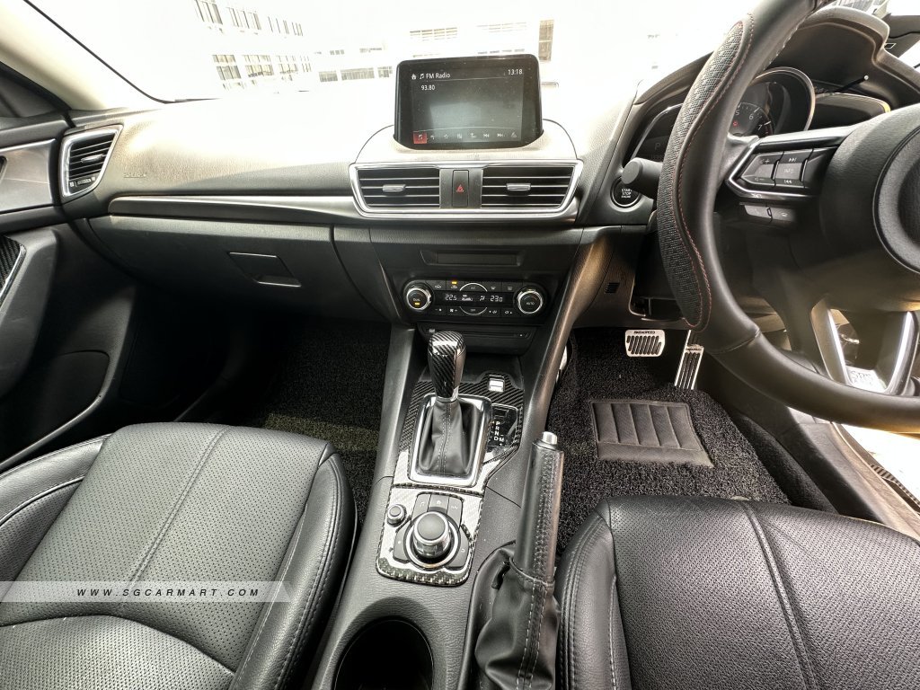 Mazda 3 1.5A Deluxe Sunroof