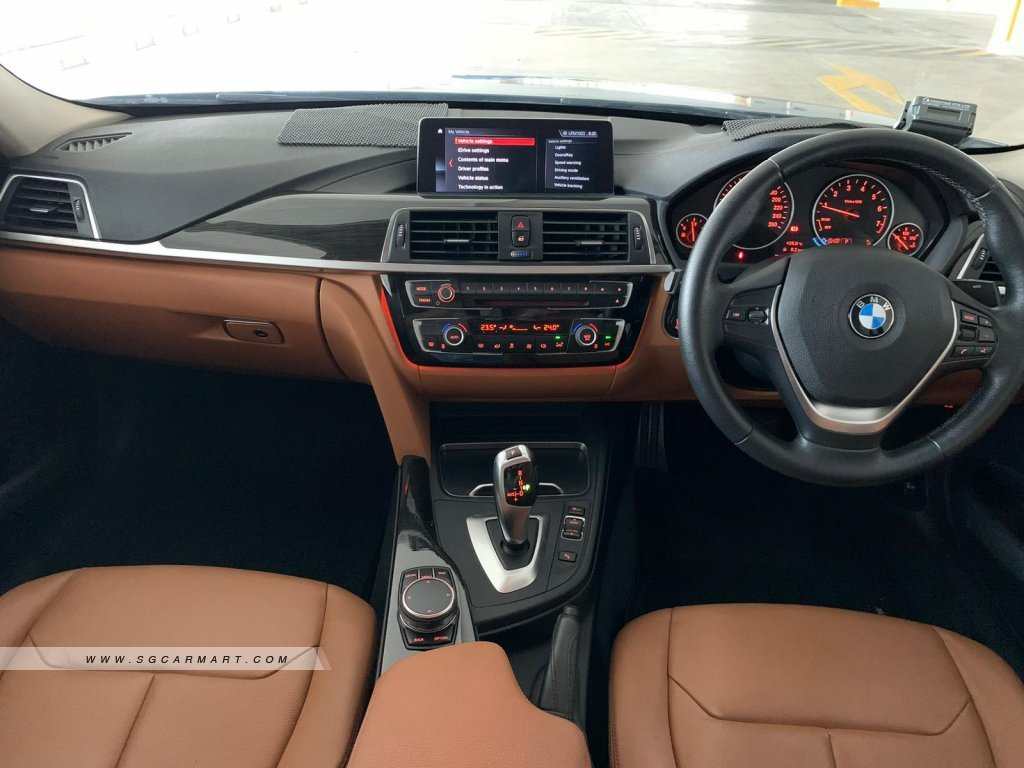 BMW 3 Series 318i Luxury