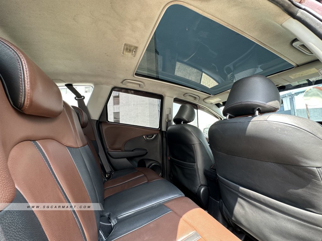 Honda Fit 1.3A G Skyroof (COE till 05/2028)