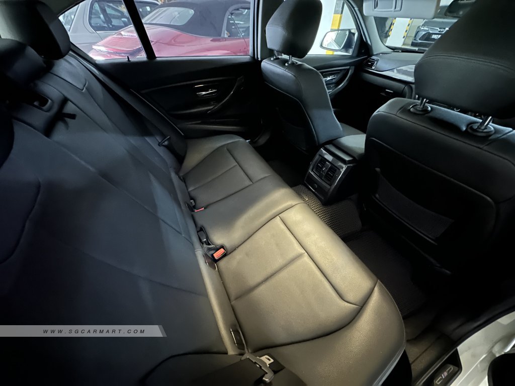 BMW 3 Series 320i Efficient Dynamics