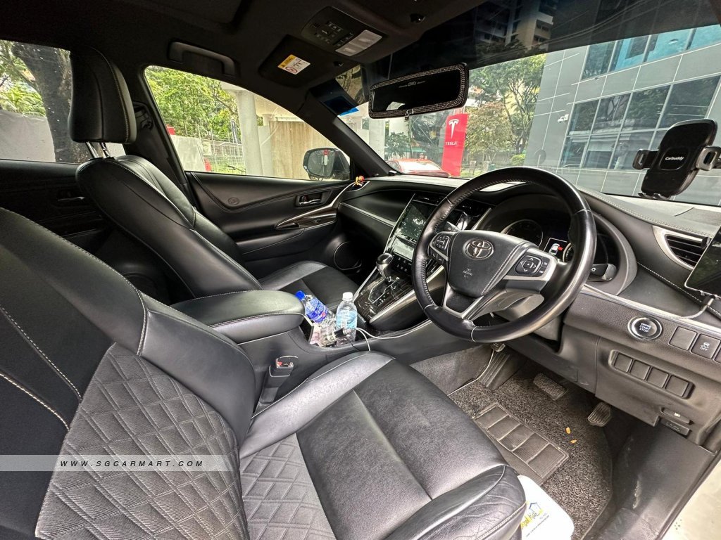 Toyota Harrier 2.0A Elegance Panoramic Roof