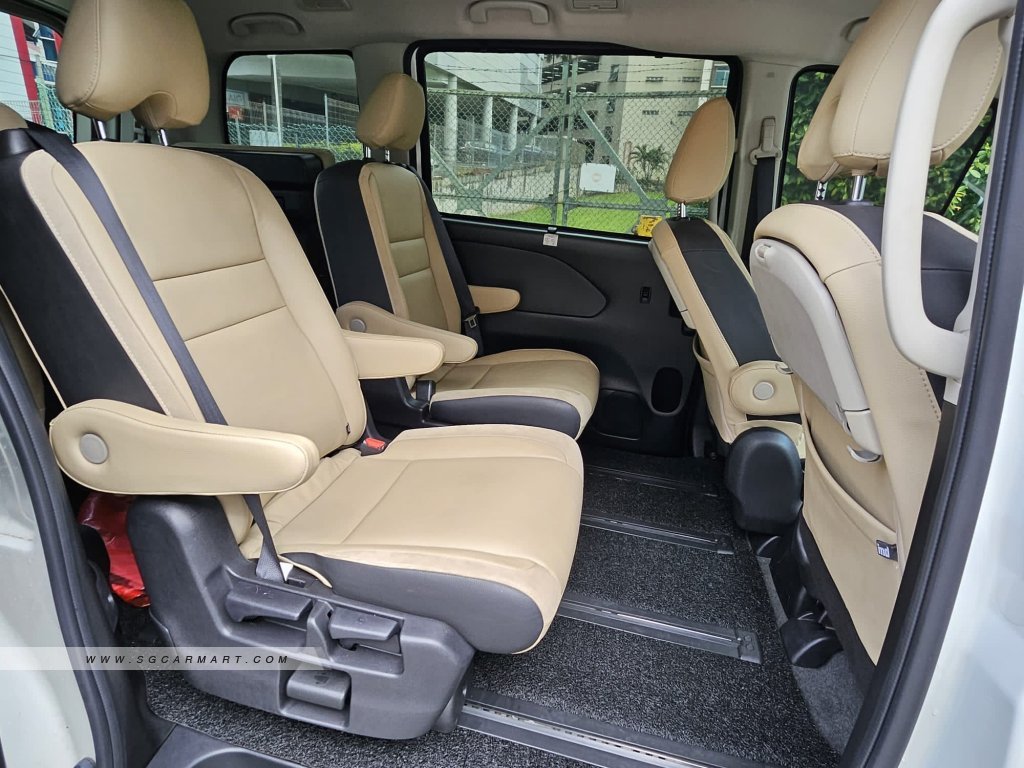 Nissan Serena e-POWER Hybrid 1.2A Highway Star Premium