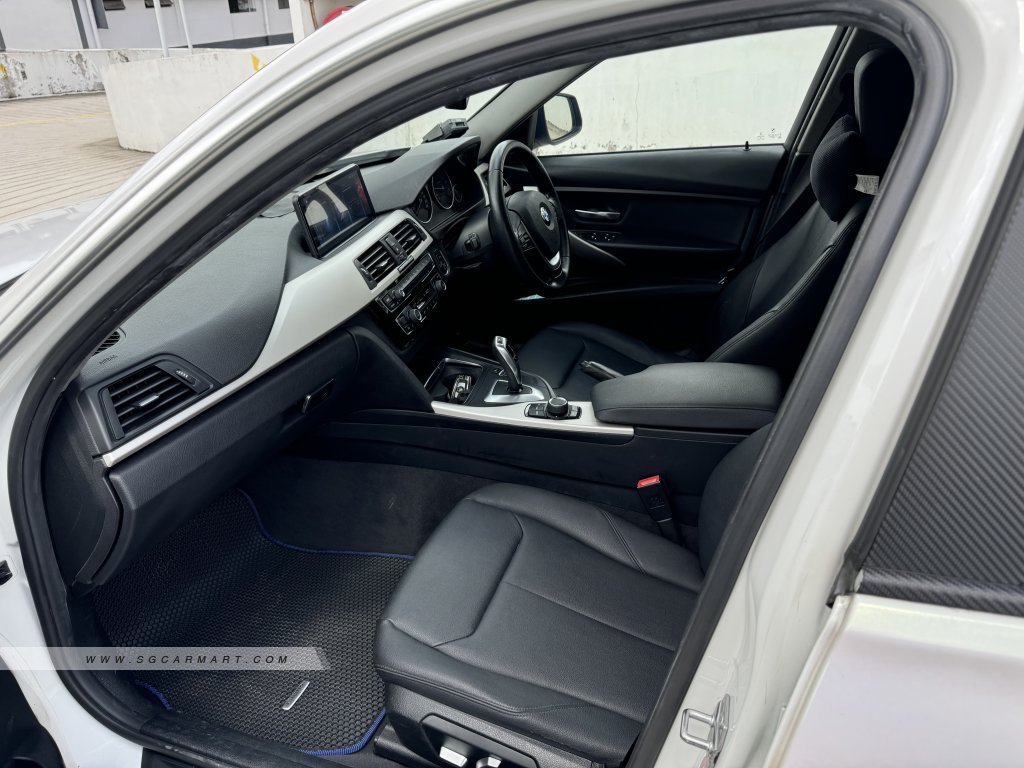 BMW 3 Series 318i